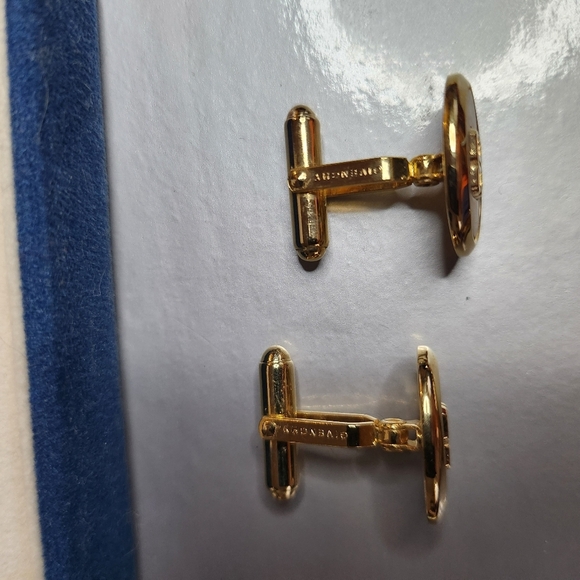 Givenchy set of cufflinks and Clip-on tie - Picture 6 of 12